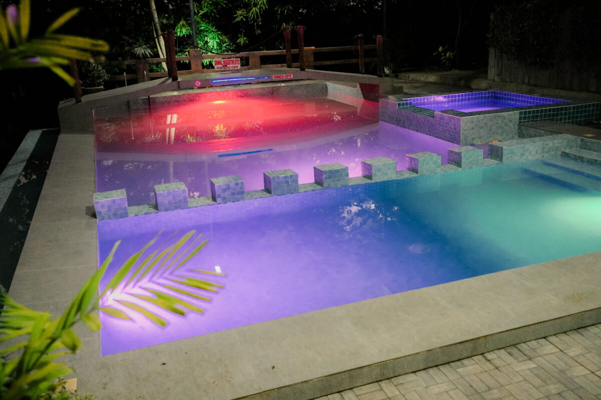 Kiddie/Adult Lighted Pool with Bubbling Jacuzzi